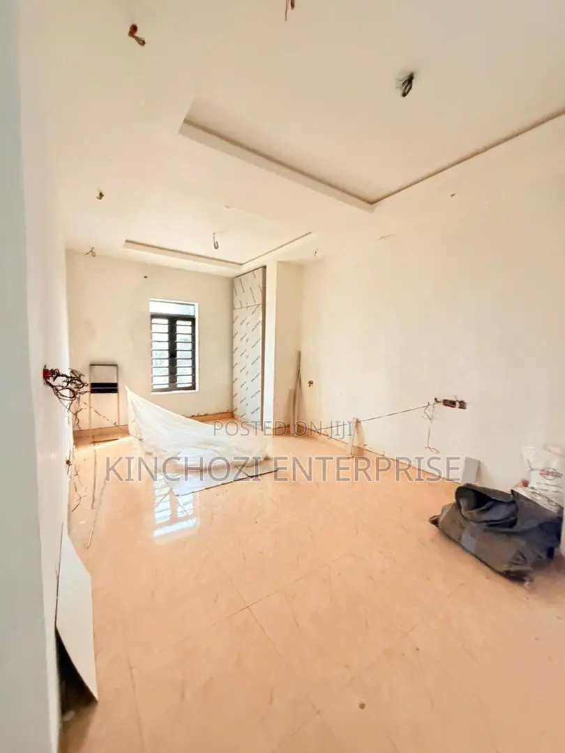 4bdrm Duplex in Maryland, Mende for sale in Mende