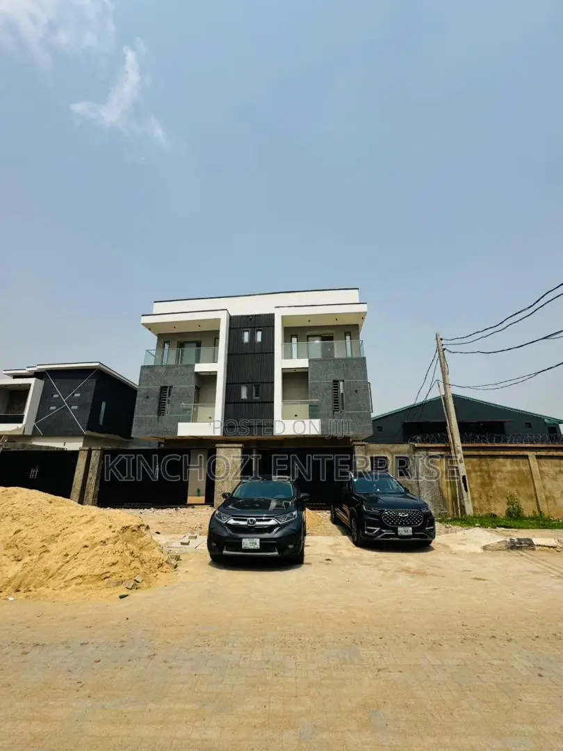 4bdrm Duplex in Ogudu Gra for sale in Ogudu GRA