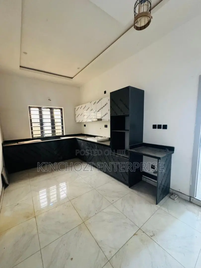 4bdrm Duplex in Ogudu Gra for sale in Ogudu GRA