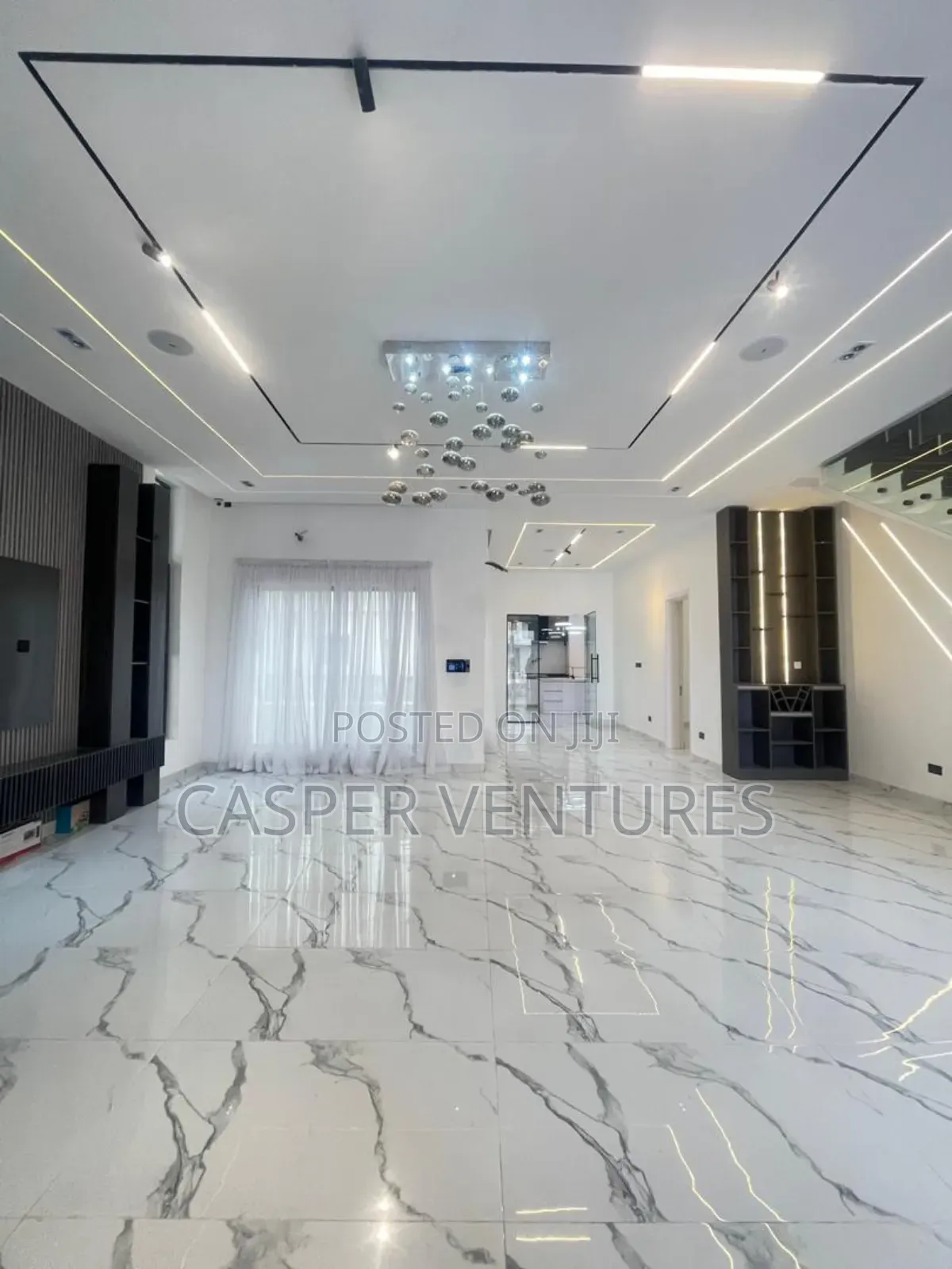 5bdrm Duplex in Chevron for sale in Chevron