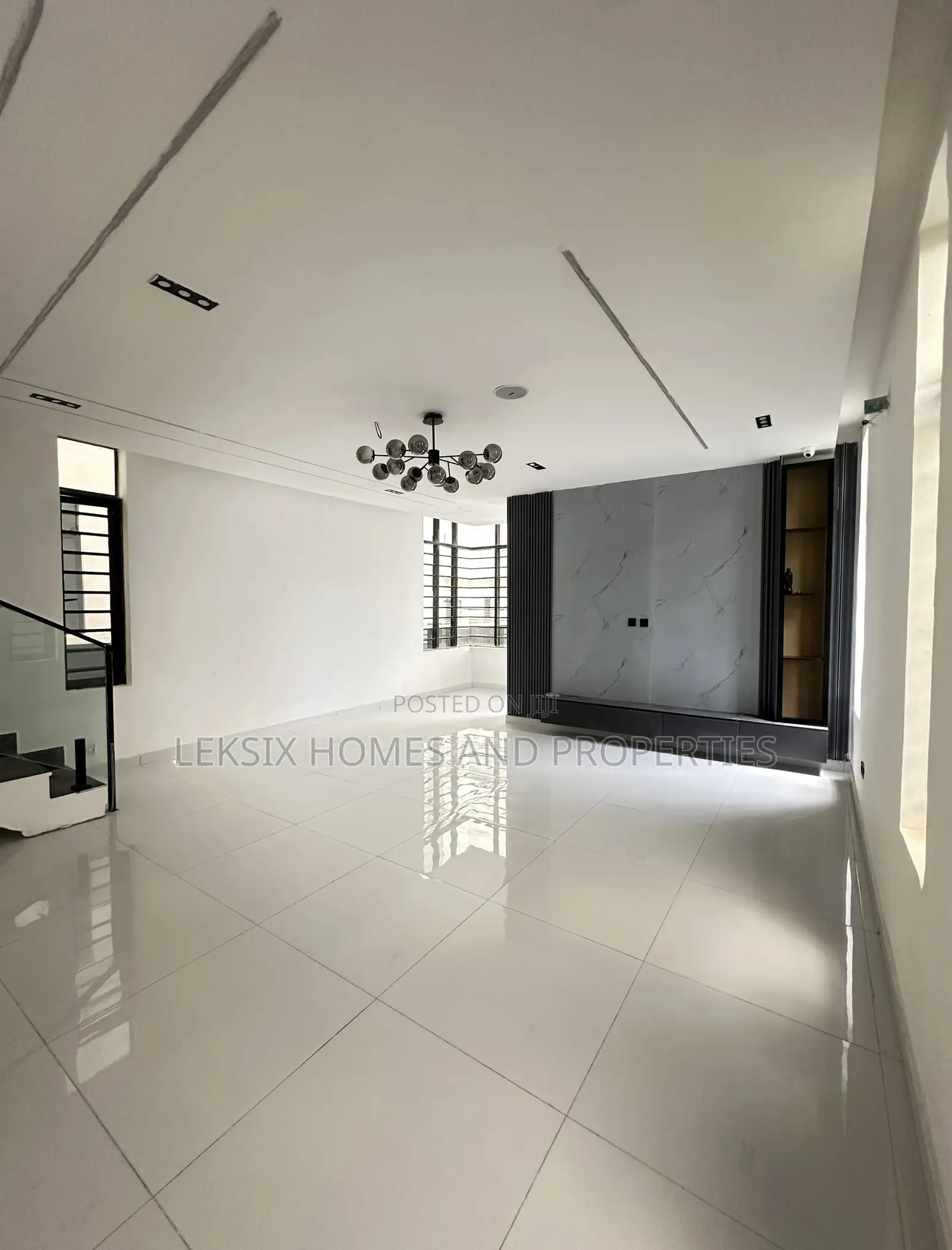 5bdrm Duplex in A Well Secured, Ado / Ajah for sale in Ado / Ajah