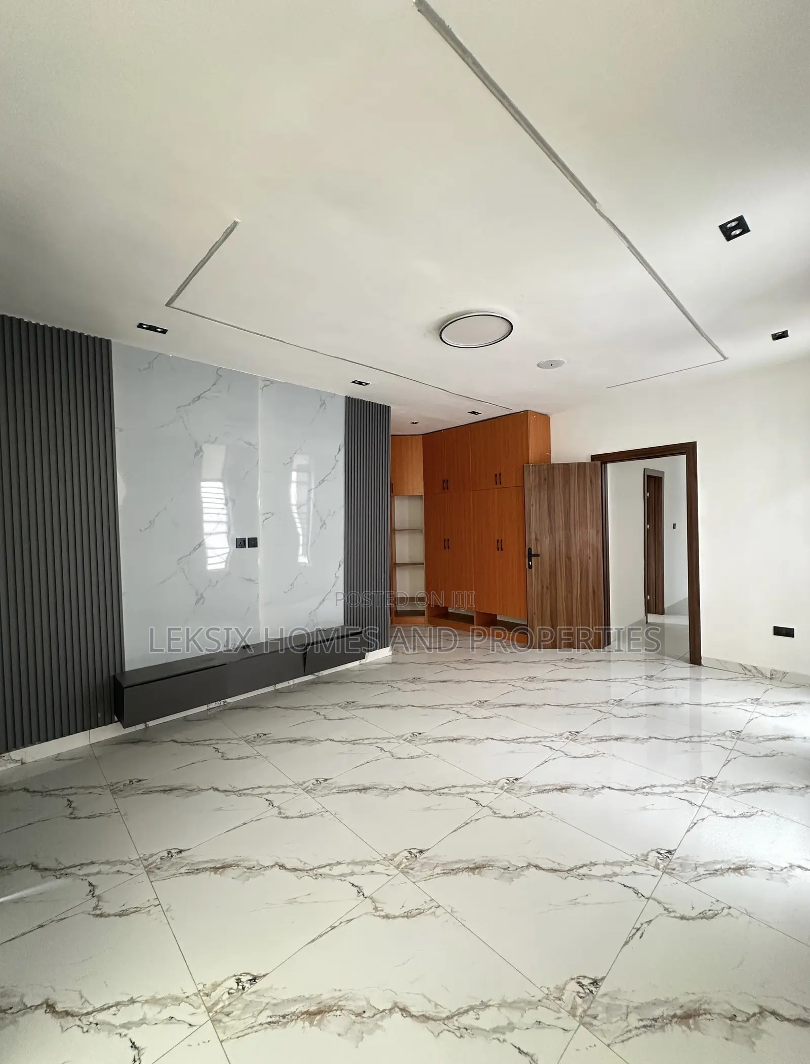 5bdrm Duplex in A Well Secured, Ado / Ajah for sale in Ado / Ajah