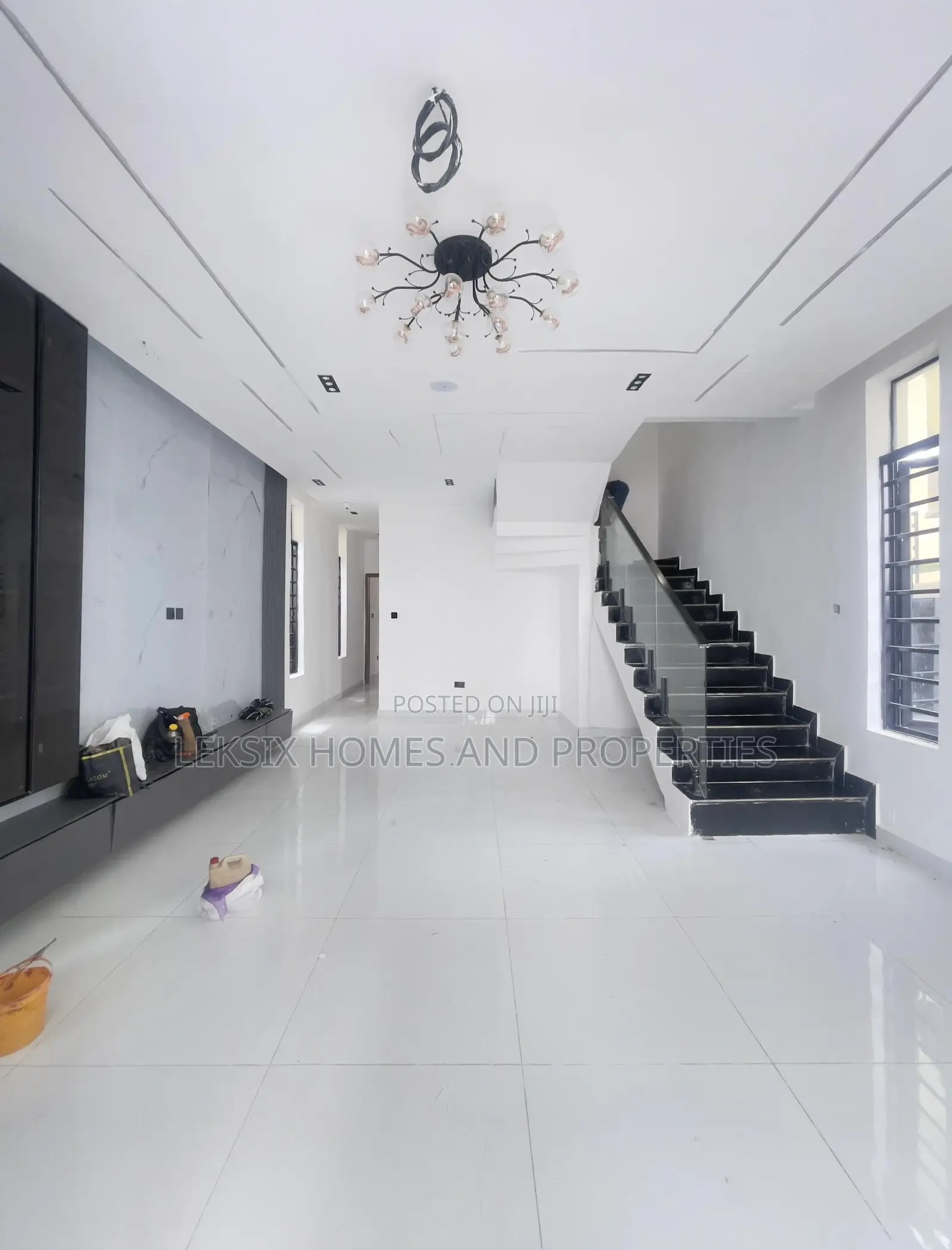 5bdrm Duplex in A Well Secured, Ado / Ajah for sale in Ado / Ajah