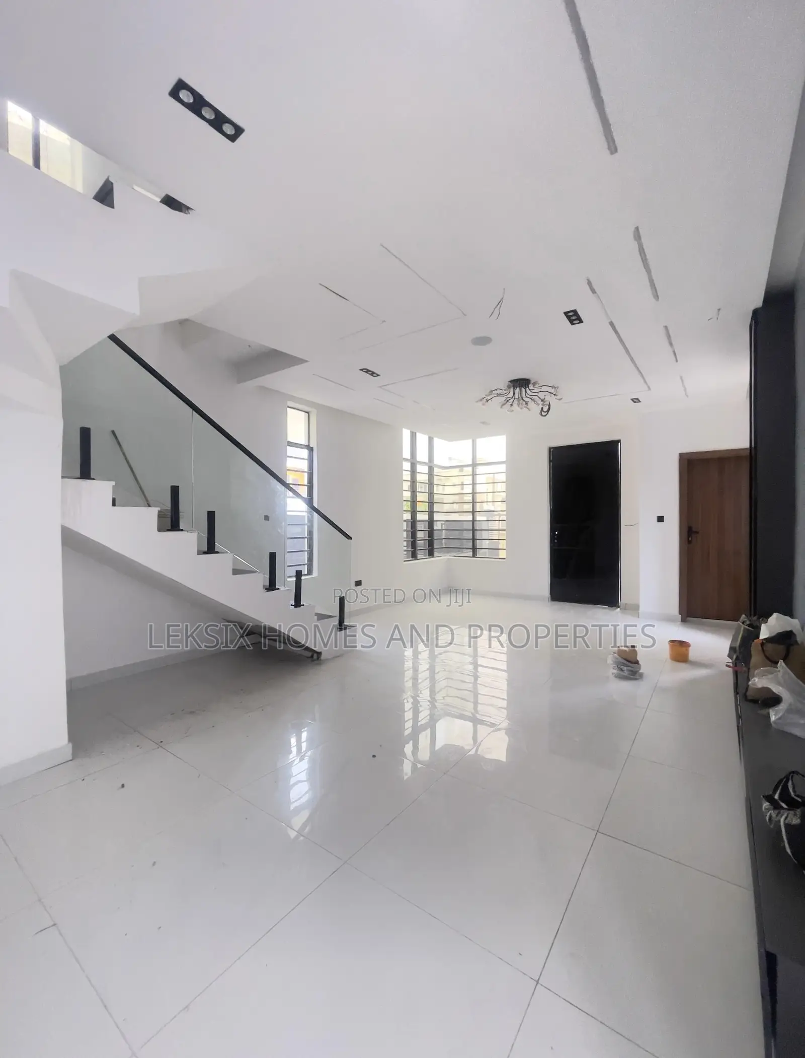 5bdrm Duplex in A Well Secured, Ado / Ajah for sale in Ado / Ajah