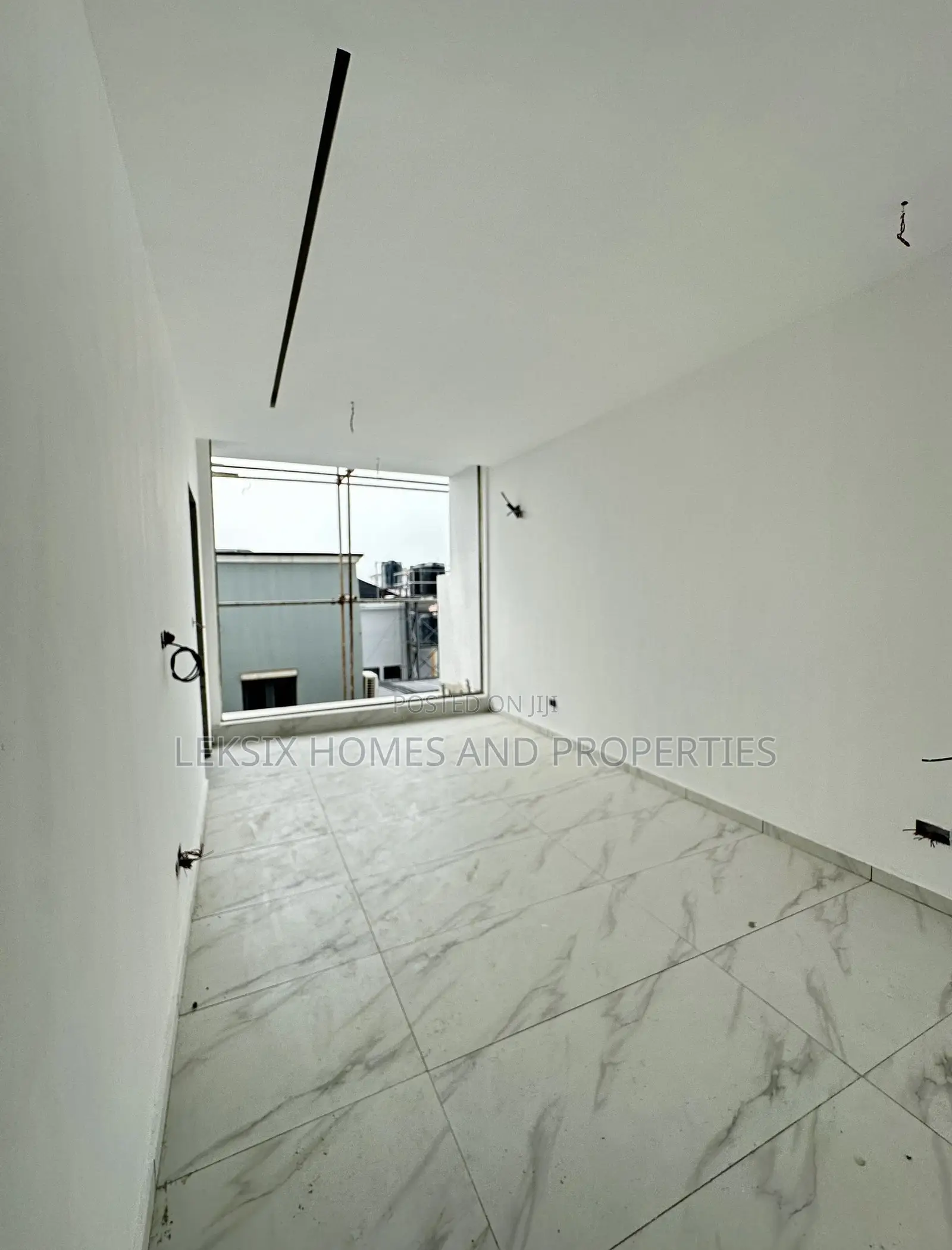 2bdrm Apartment in A Well Secured, Lekki Phase 1 for sale in Lekki Phase 1