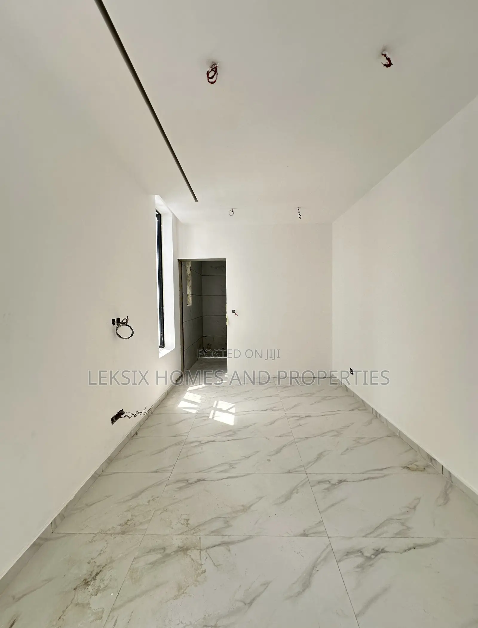 2bdrm Apartment in A Well Secured, Lekki Phase 1 for sale in Lekki Phase 1