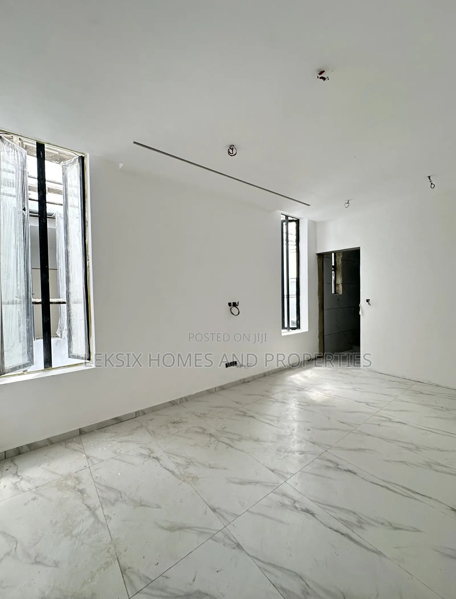 2bdrm Apartment in A Well Secured, Lekki Phase 1 for sale in Lekki Phase 1