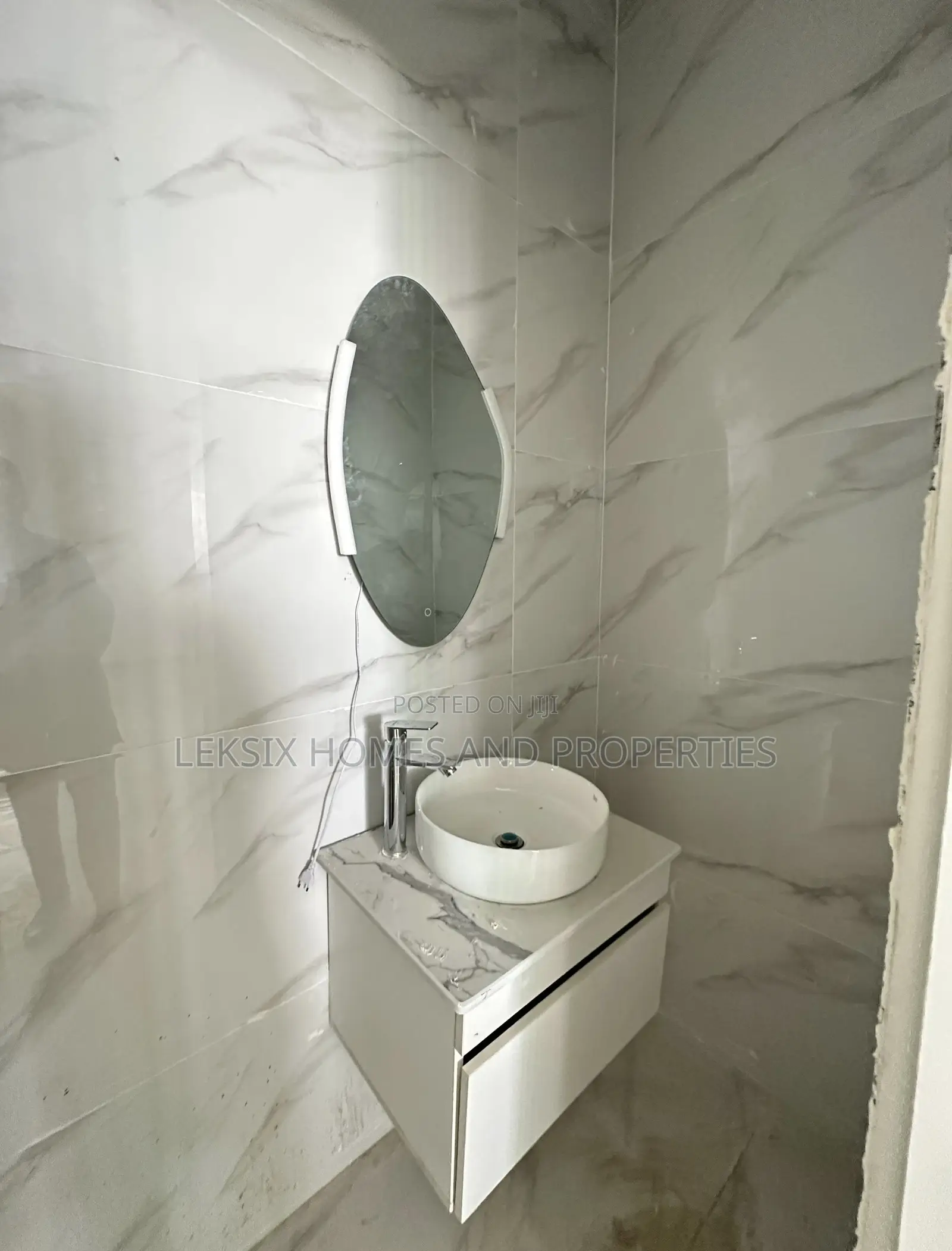 1bdrm Apartment in A Well Secured, Lekki Phase 1 for sale in Lekki Phase 1