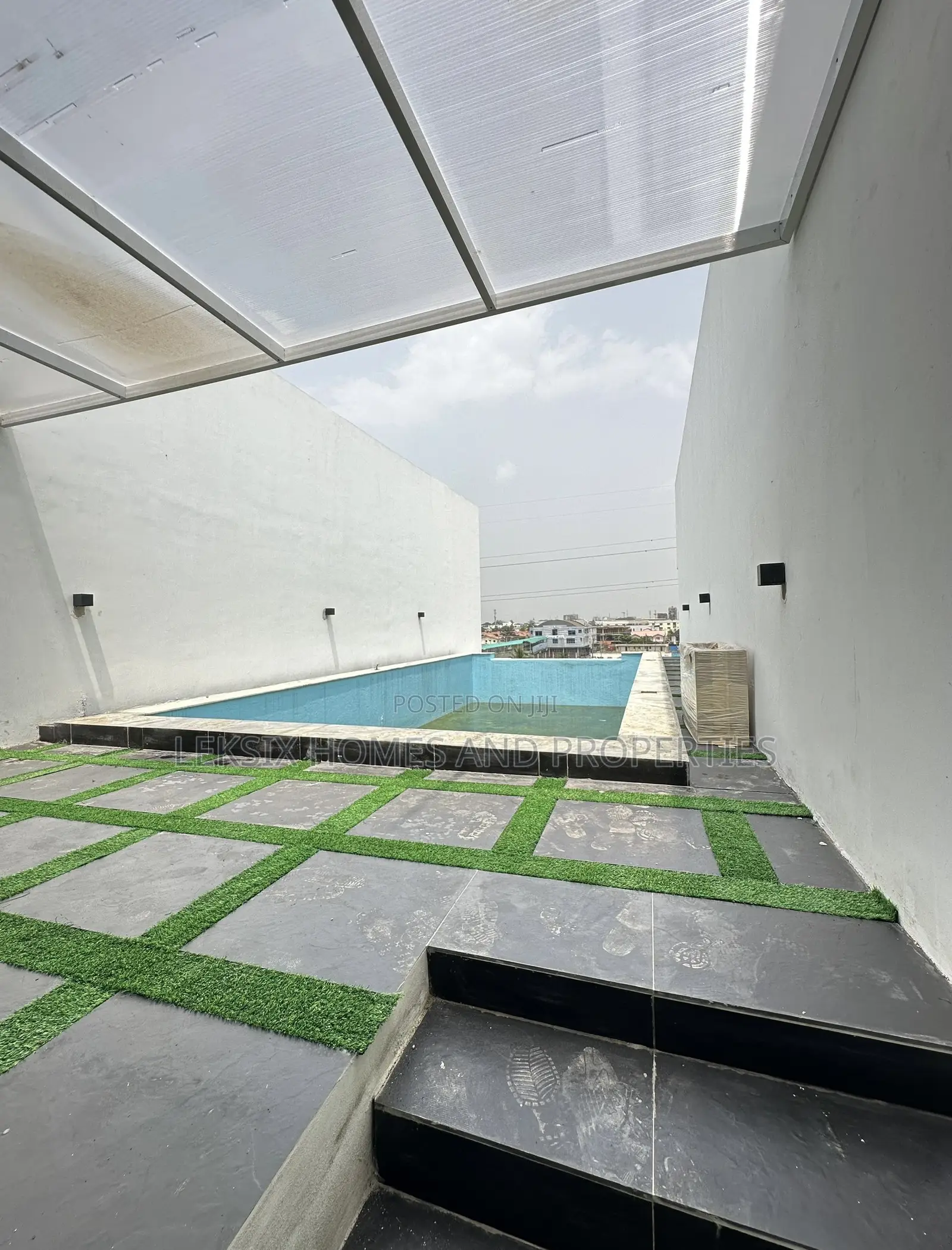 1bdrm Apartment in A Well Secured, Lekki Phase 1 for sale in Lekki Phase 1