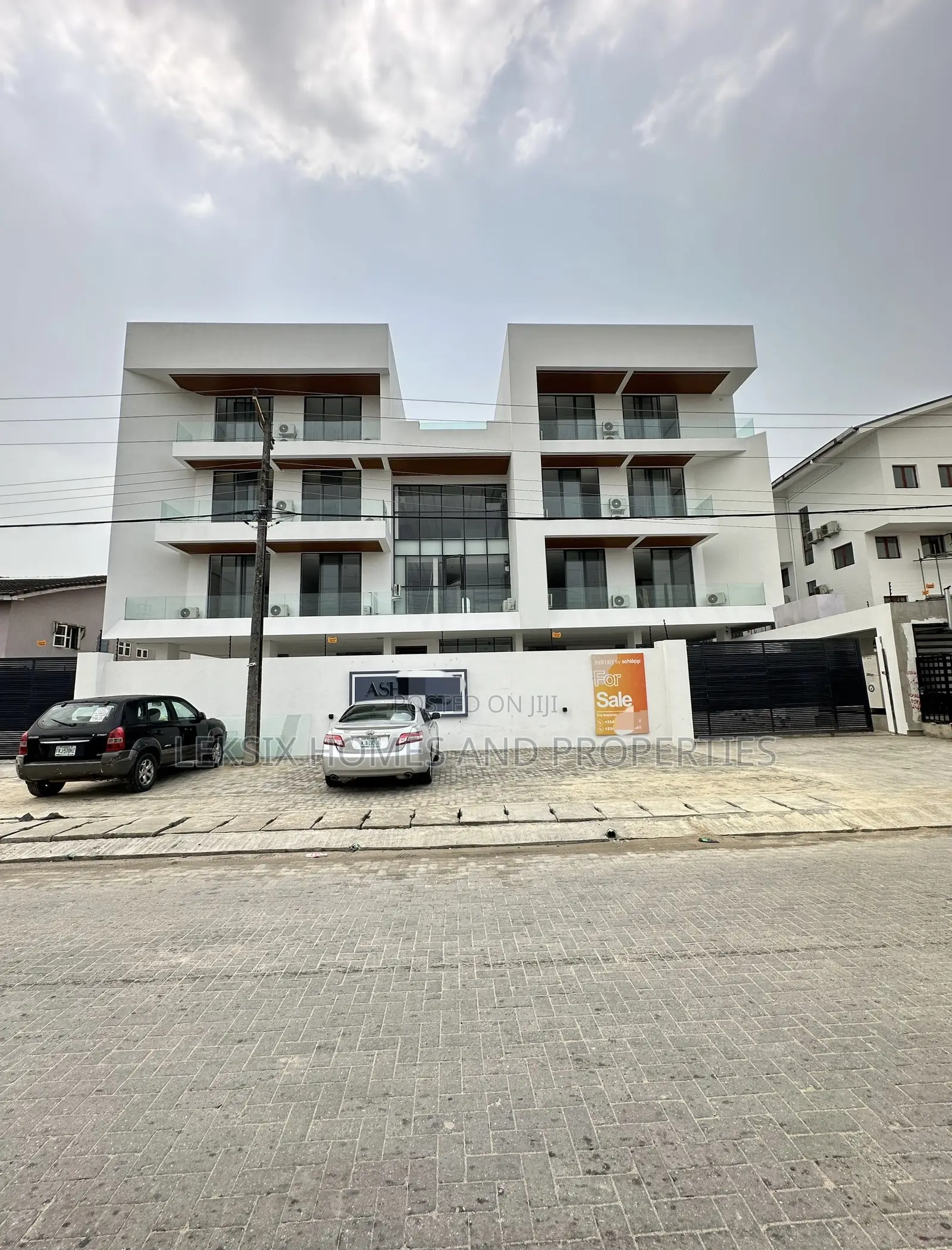 1bdrm Apartment in A Well Secured, Lekki Phase 1 for sale in Lekki Phase 1