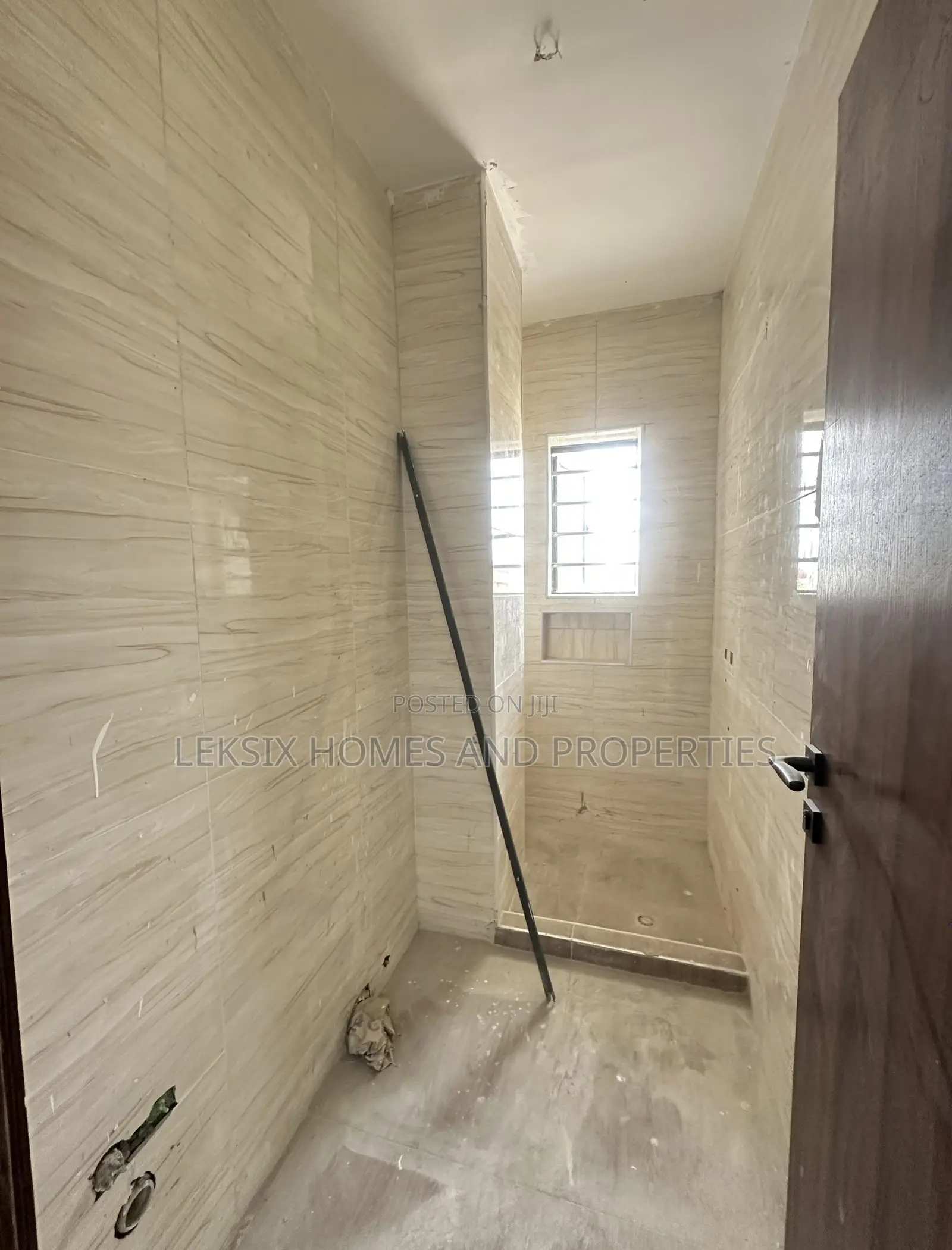 2bdrm Apartment in A Well Secured, Idado for sale in Idado