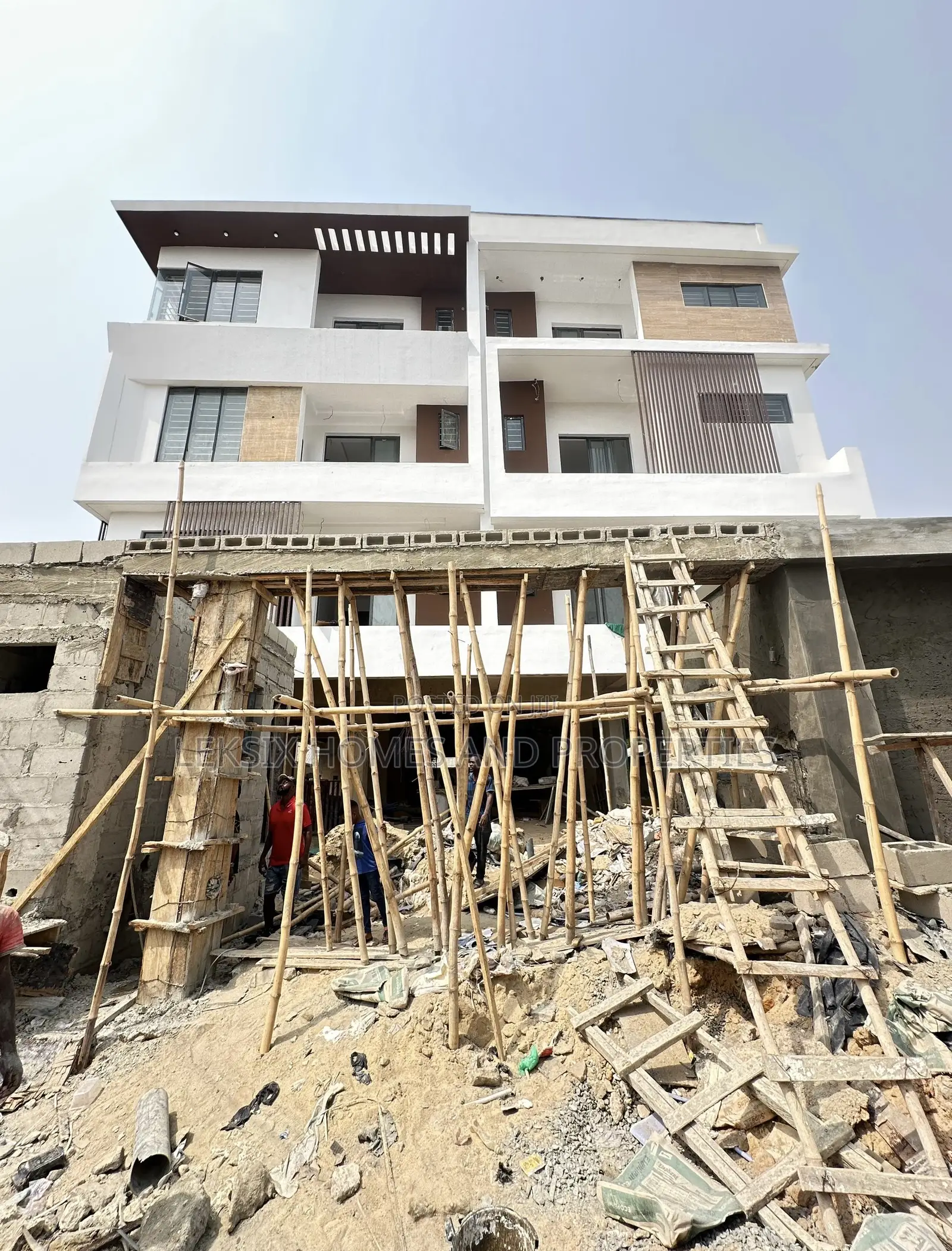 2bdrm Apartment in A Well Secured, Idado for sale in Idado