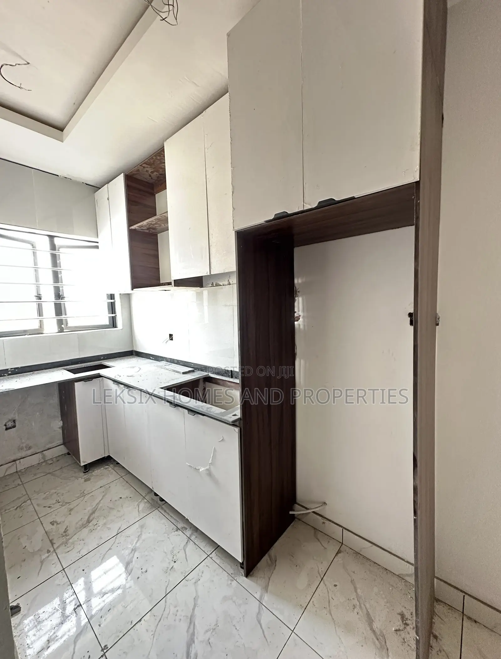 1bdrm Apartment in A Well Secured, Idado for sale in Idado