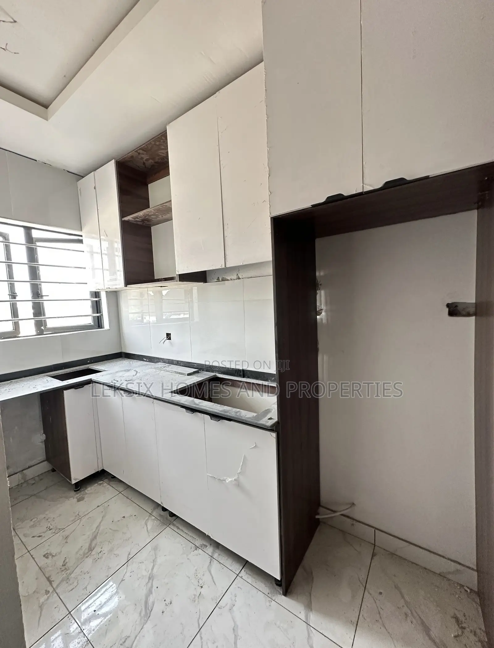 1bdrm Apartment in A Well Secured, Idado for sale in Idado