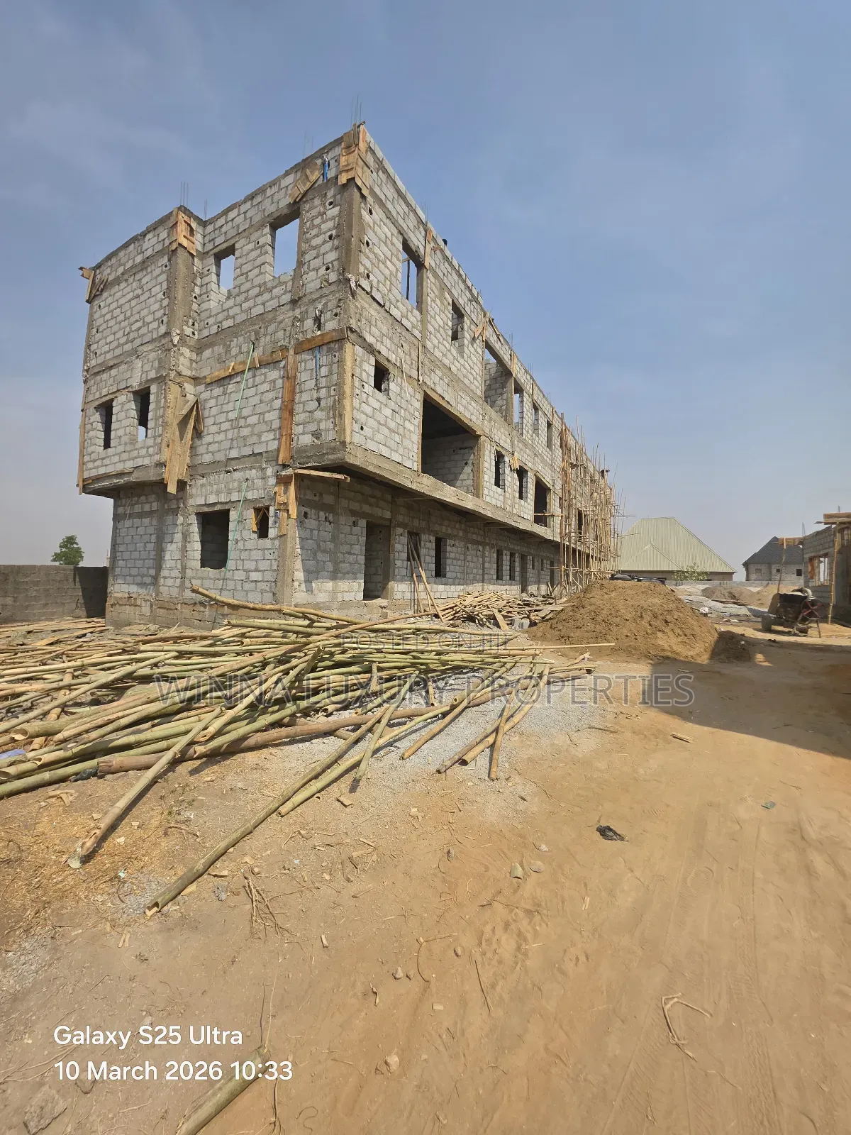 4bdrm Townhouse/Terrace in Sabon Lugbe for sale in Lugbe District
