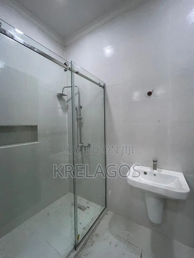 2bdrm Apartment in Ikate for sale in Ikate