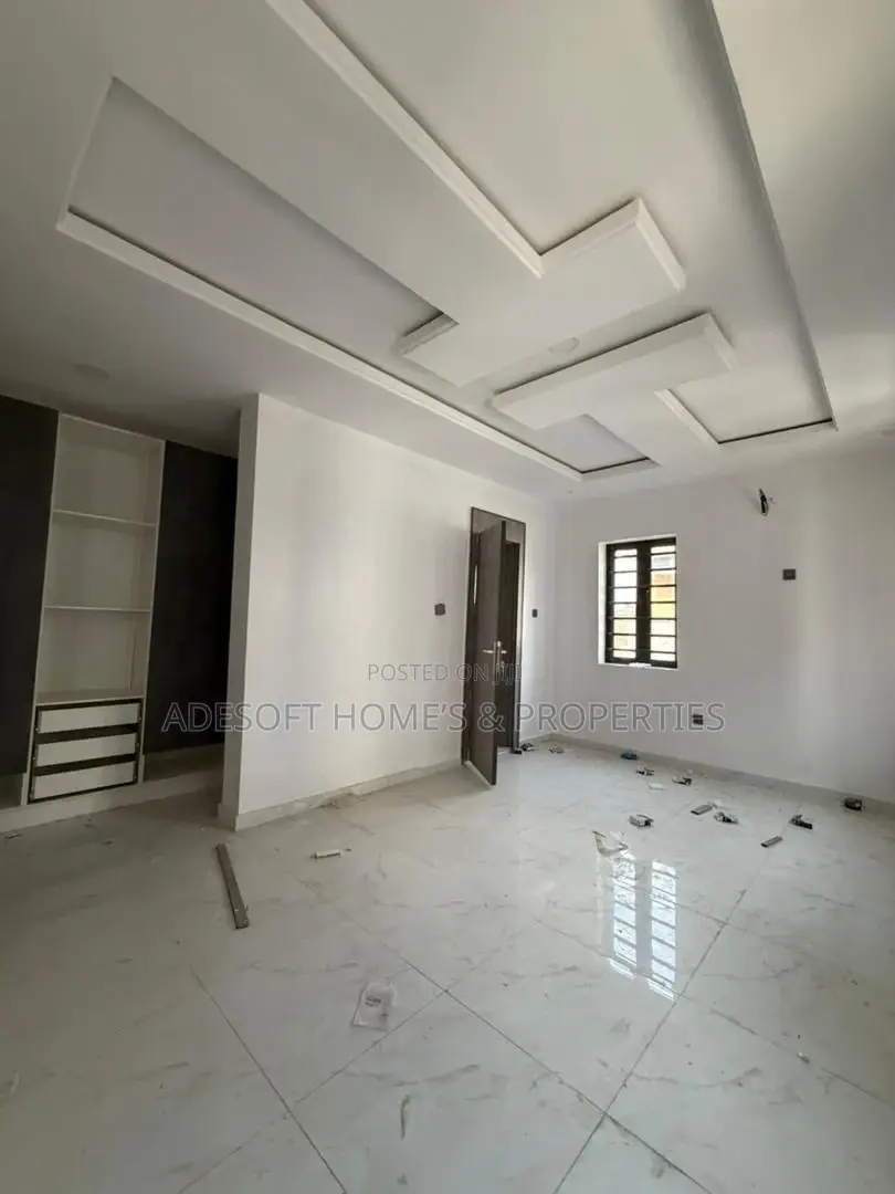 4bdrm Duplex in Aerodrome Gra, for sale in Samonda