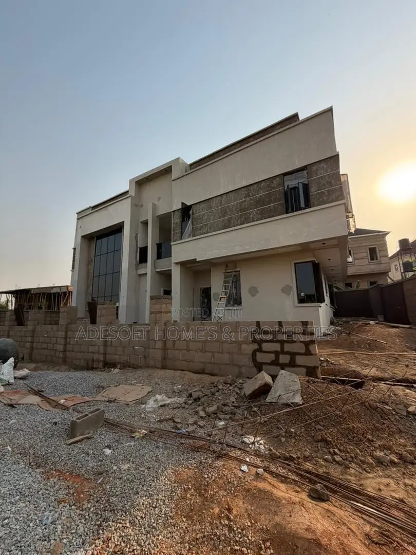 4bdrm Duplex in Carlton Gate Estate, for sale in Akobo