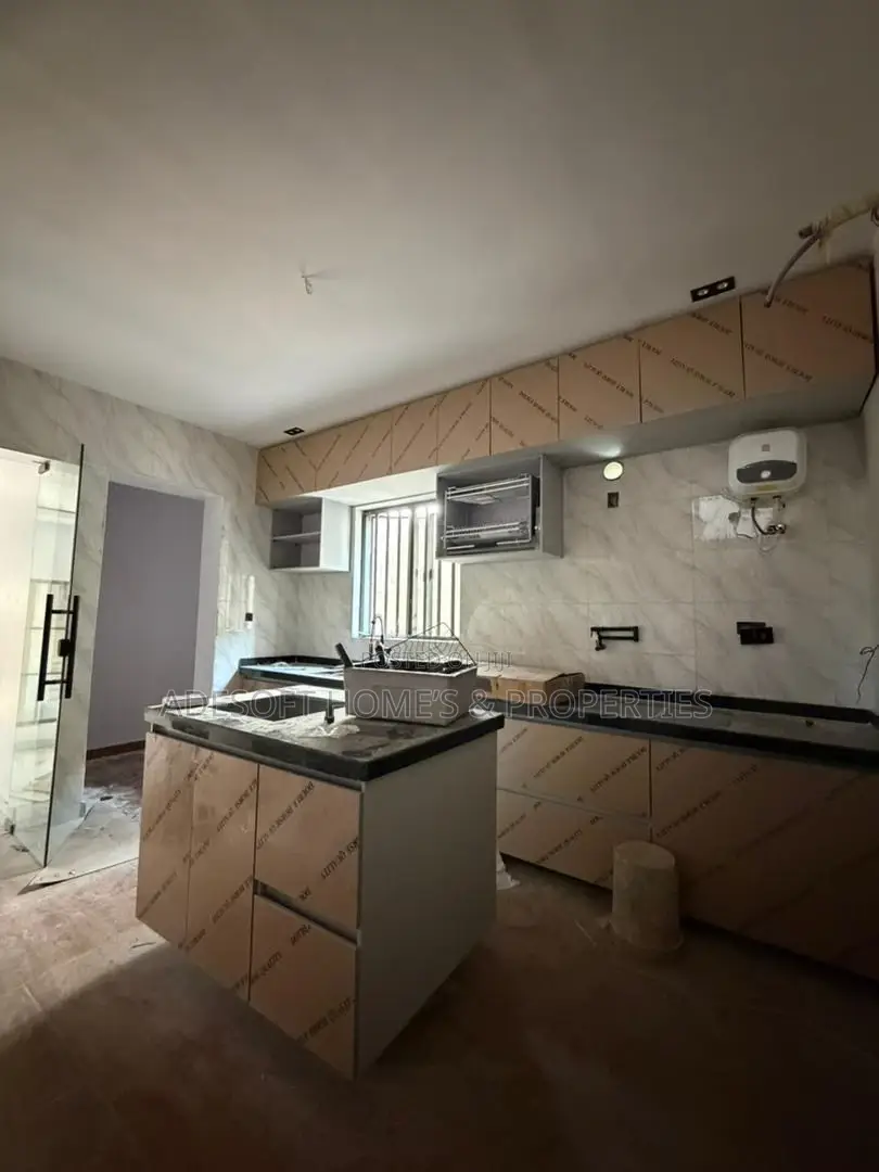 4bdrm Duplex in Carlton Gate Estate, for sale in Akobo