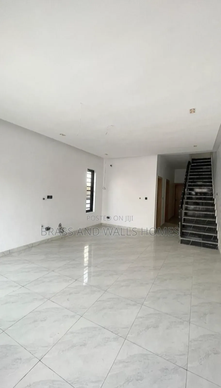 Furnished 4bdrm Duplex in Chevron for sale in Chevron