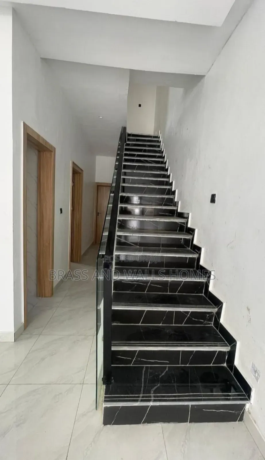 Furnished 4bdrm Duplex in Chevron for sale in Chevron
