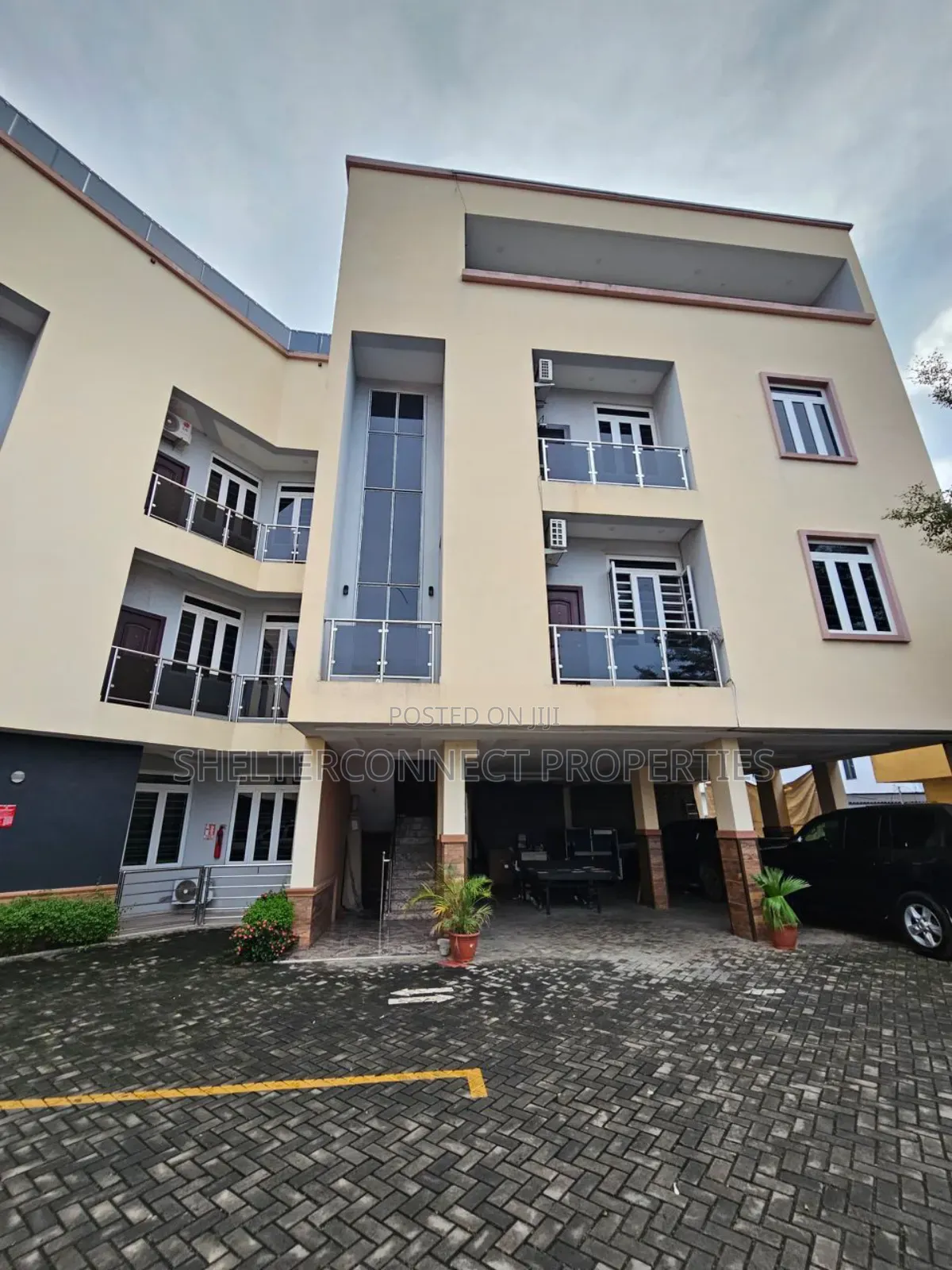 3bdrm Apartment in Adeniyi Jones for sale in Adeniyi Jones