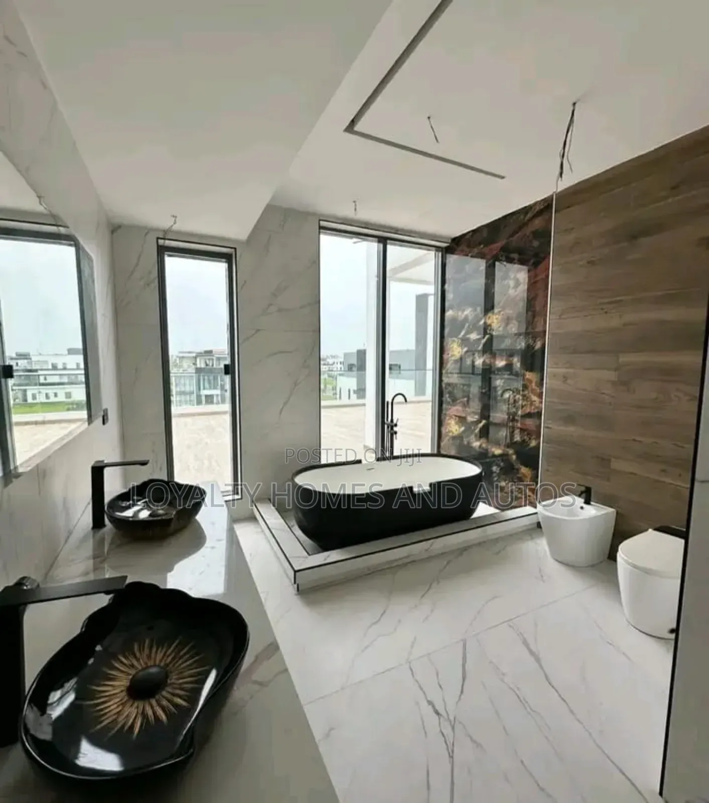 5bdrm Duplex in Ikate for sale in Ikate