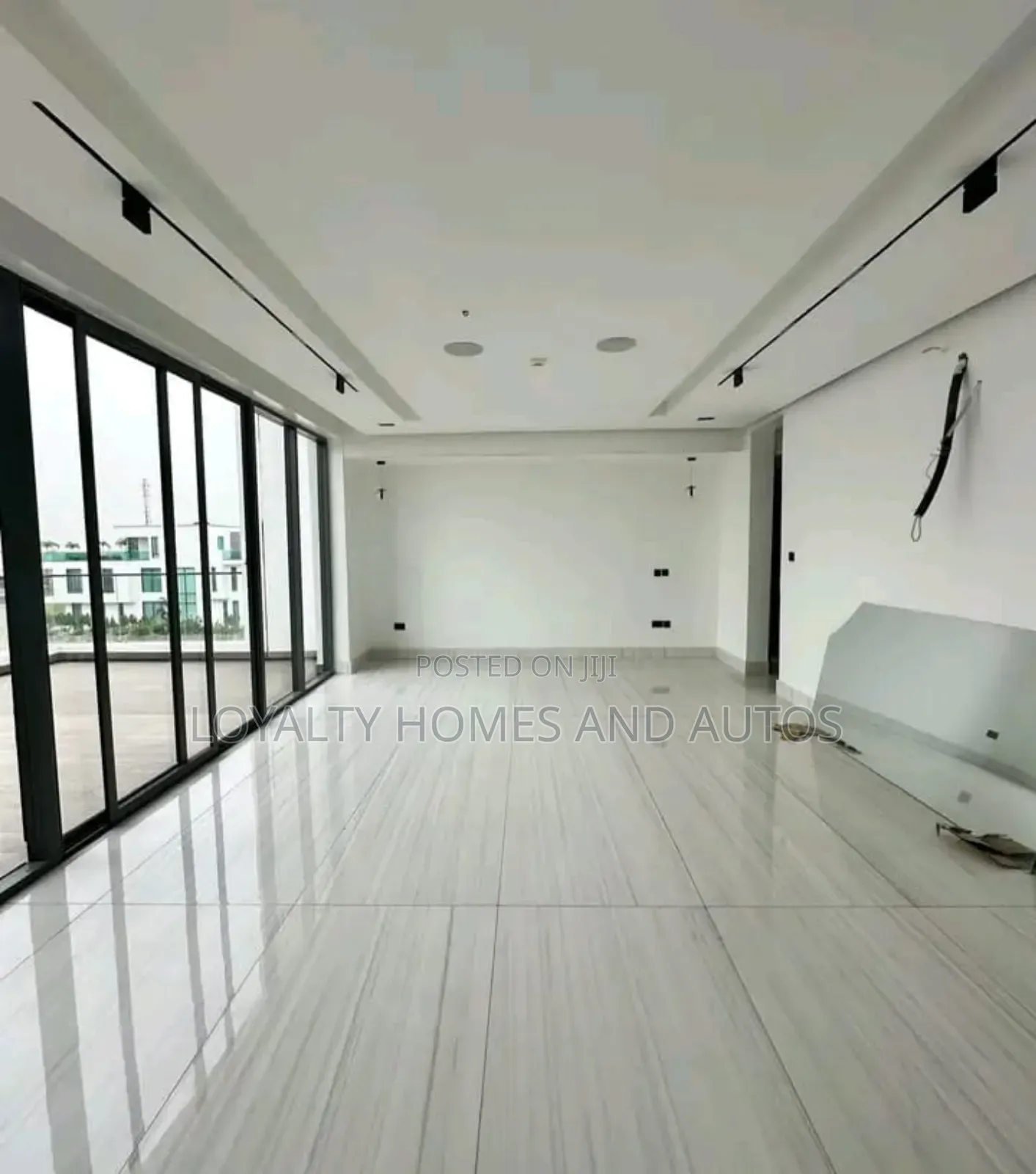 5bdrm Duplex in Ikate for sale in Ikate