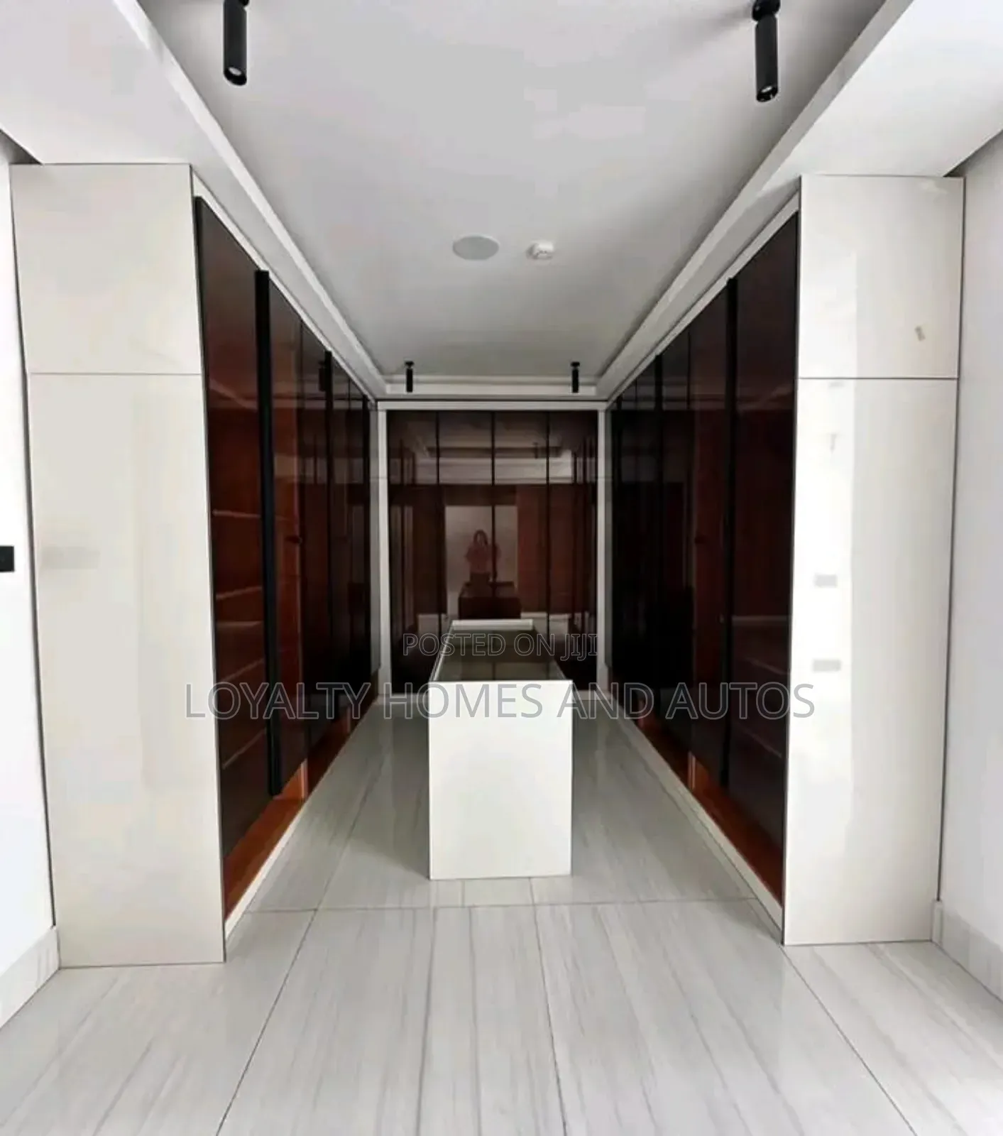 5bdrm Duplex in Ikate for sale in Ikate
