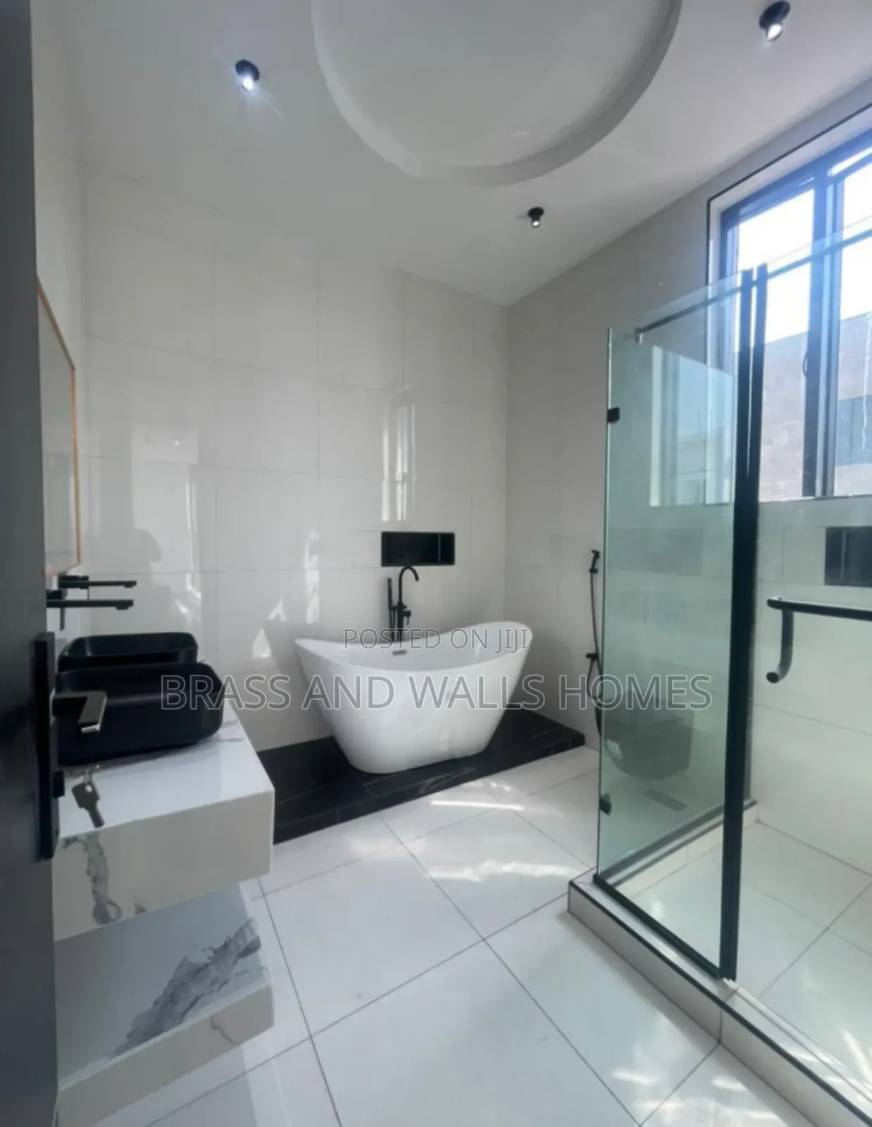 Furnished 5bdrm Duplex in Chevron for sale in Chevron