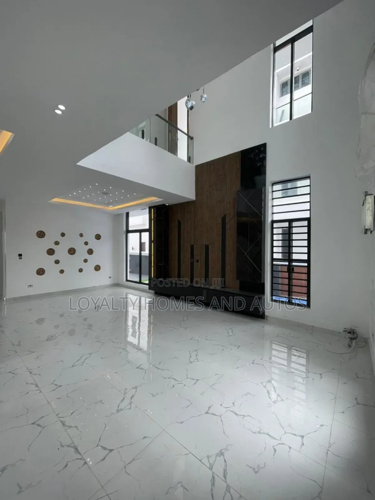 5bdrm Duplex in Ikota for sale in Ikota