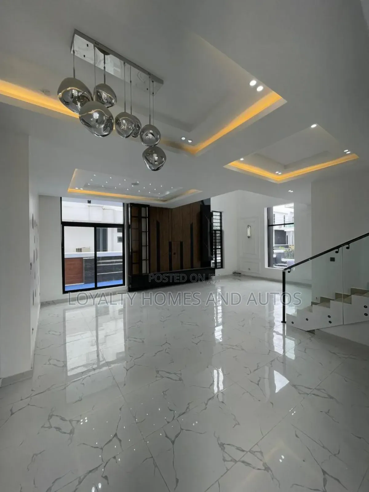 5bdrm Duplex in Ikota for sale in Ikota