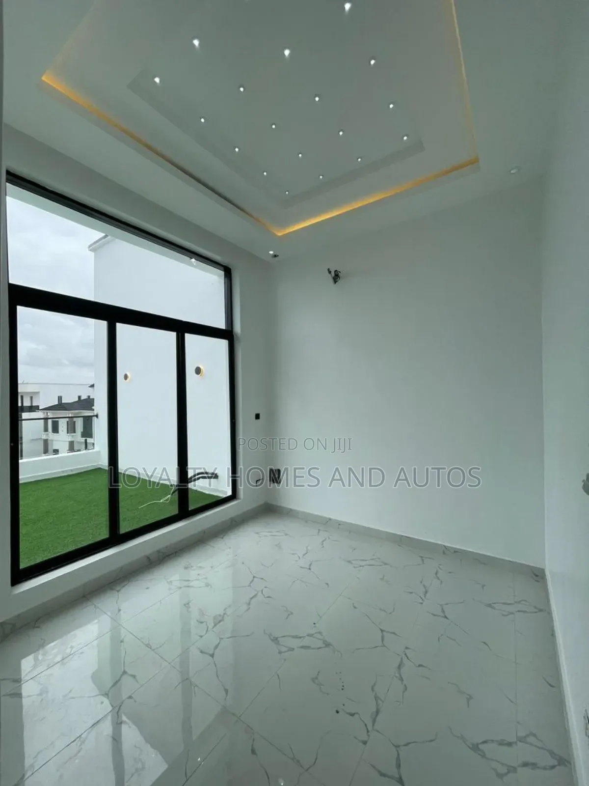 5bdrm Duplex in Ikota for sale in Ikota