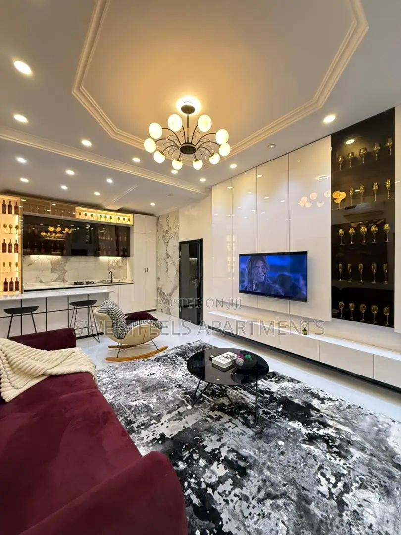 Tastefully Finished 1 Bedroom Apartment With Bathub in Chevron