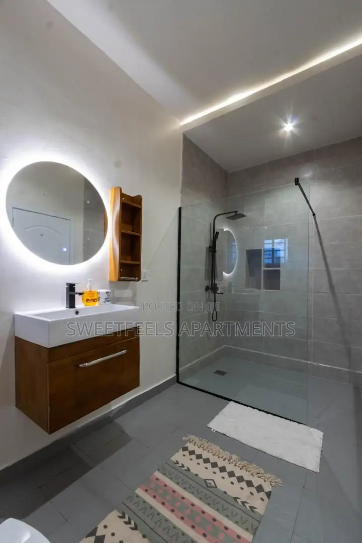 Luxury 2 Bedroom Apartment With Swimming Pool/Gym in Lekki Phase 1