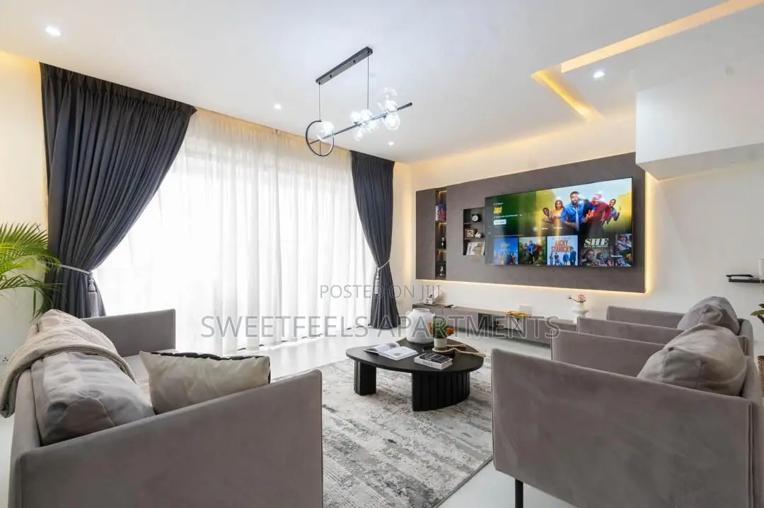 Luxury 2 Bedroom Apartment With Swimming Pool/Gym in Lekki Phase 1