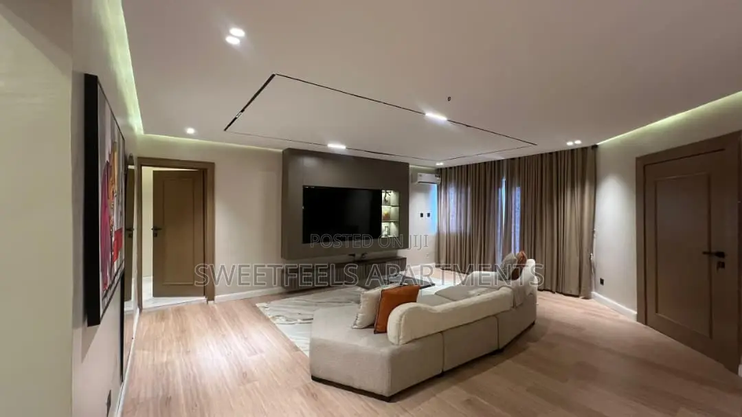 Beautiful Spacious 3 Bedroom in Ademola Adetokunbo