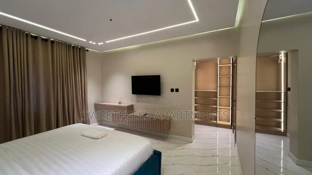Beautiful Spacious 3 Bedroom in Ademola Adetokunbo