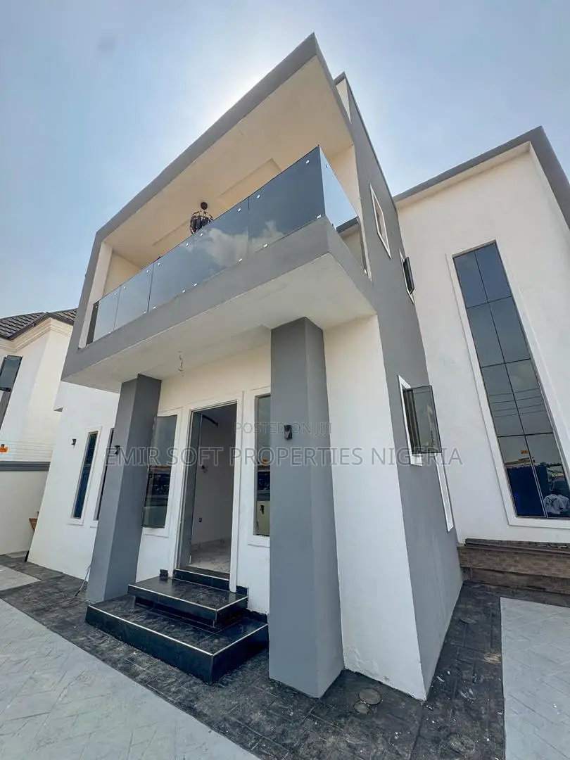 4bdrm Duplex in Zoe, Oluyole Estate, for sale in Oluyole Estate