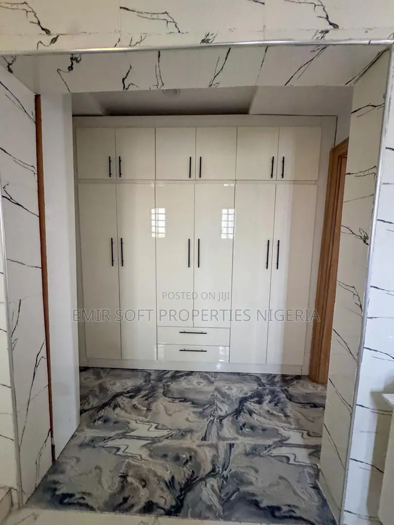 4bdrm Duplex in Zoe, Oluyole Estate, for sale in Oluyole Estate