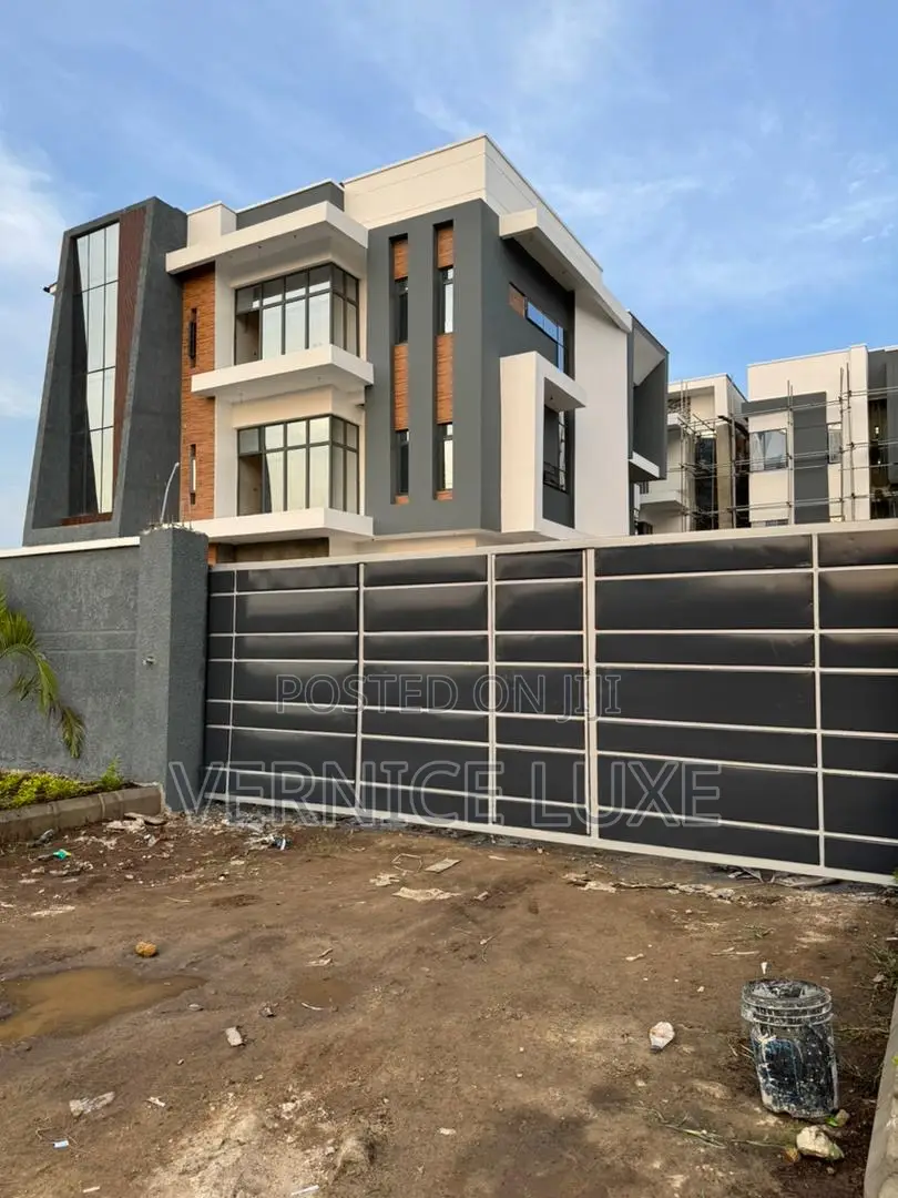3bdrm Block of Flats in Ajah, Abraham Adesanya Estate for sale in Abraham Adesanya Estate