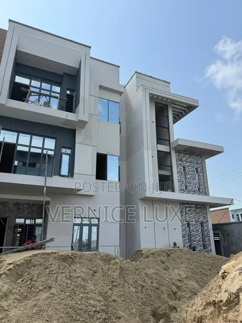 3bdrm Block of Flats in Ajah, Abraham Adesanya Estate for sale in Abraham Adesanya Estate