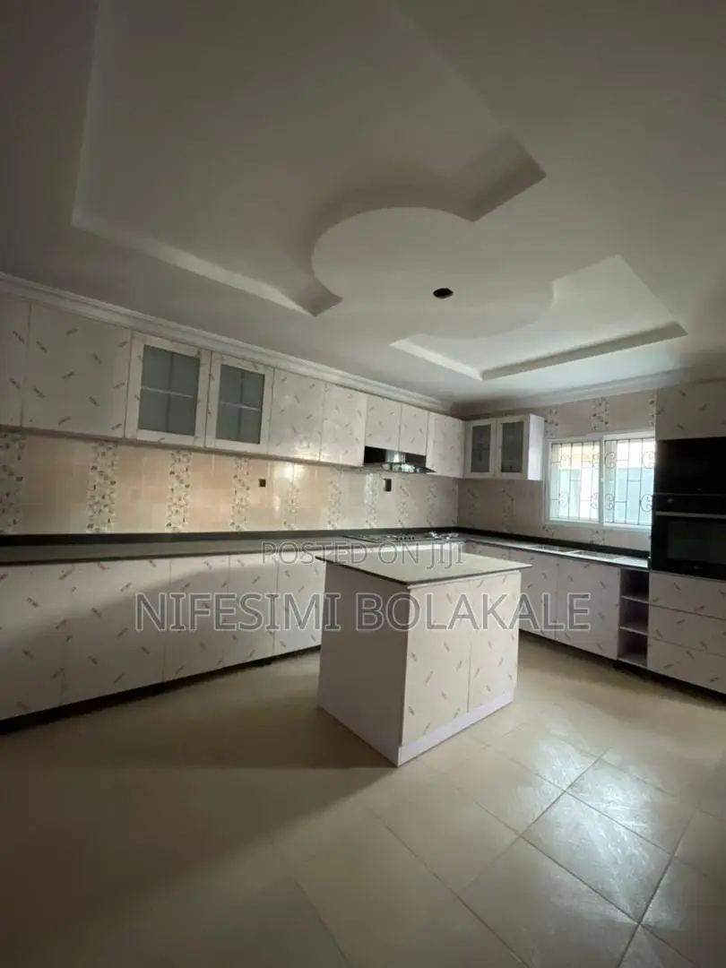 4bdrm Bungalow in Zone A, Akoto, Akala Express for sale in Akala Express