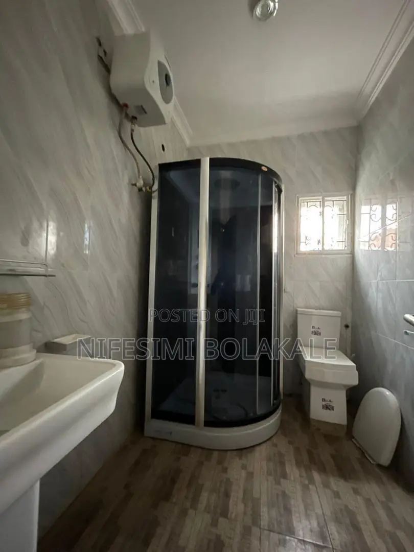 4bdrm Bungalow in Zone A, Akoto, Akala Express for sale in Akala Express