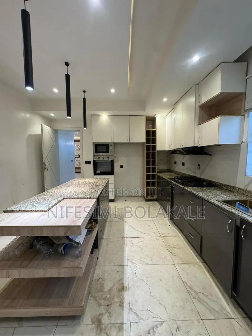 4bdrm Duplex in Carlton Gate Estate, for sale in Akobo