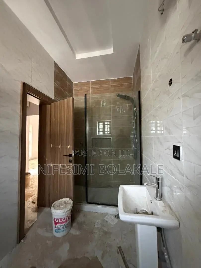 4bdrm Duplex in Carlton Gate Estate, for sale in Akobo