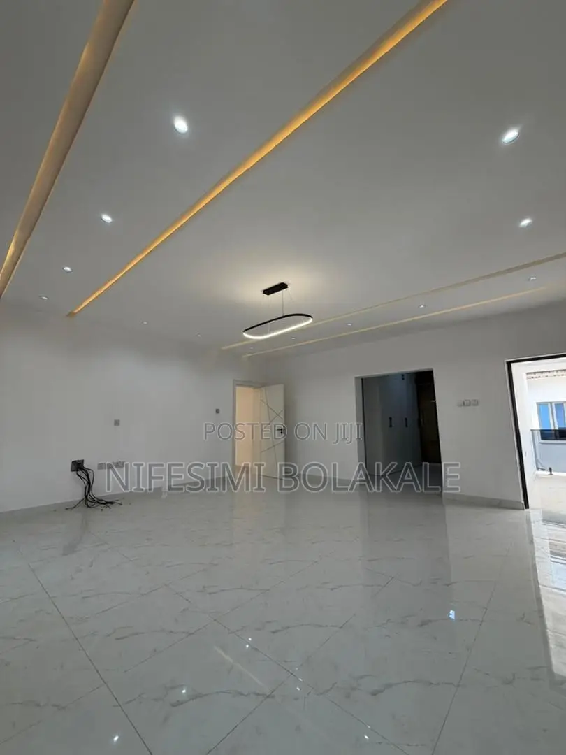 4bdrm Duplex in Olapade Agoro, for sale in Oluyole Estate