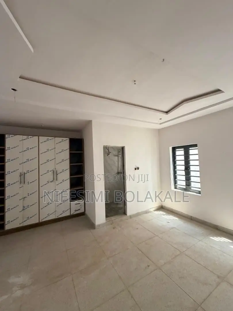 3bdrm Duplex in Kolapo Ishola Gra, for sale in Akobo