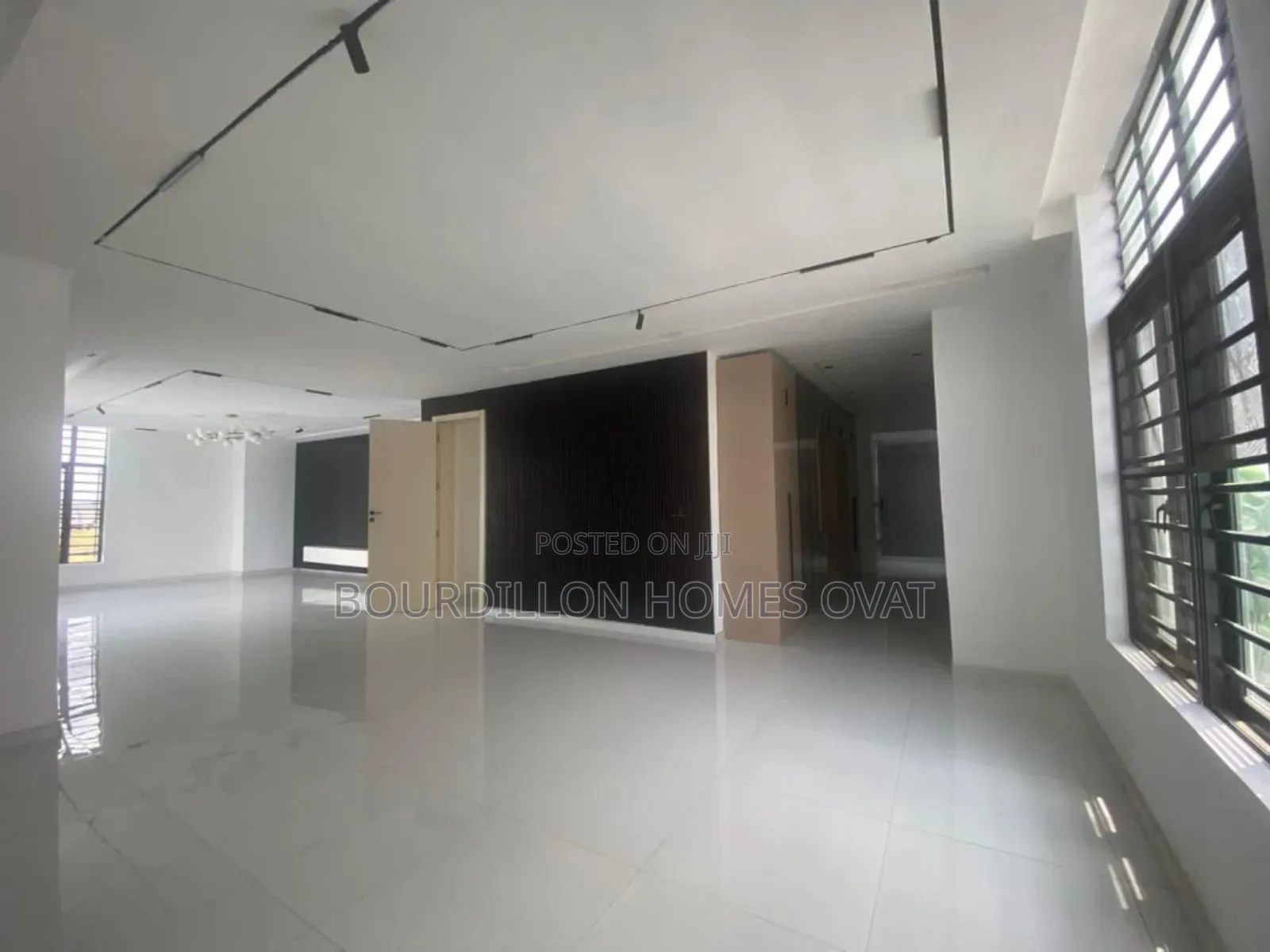 5bdrm Duplex in Chevron Lekki Lagos for sale in Chevron