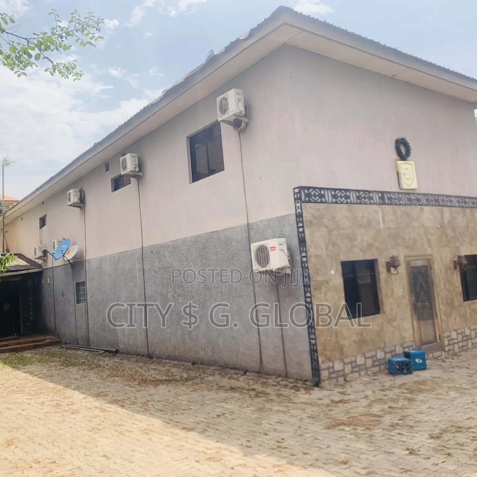 A Club Hall / Bar/ Restaurant/ for Rent in Gudu in Gudu